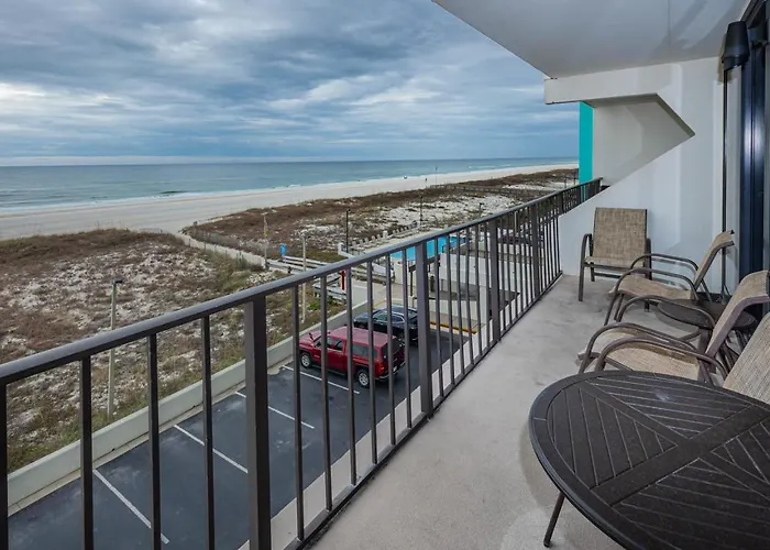 Apartment Island Winds East 301