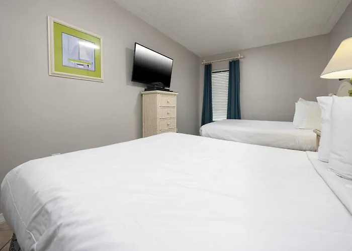 Apartment Island Winds East 301